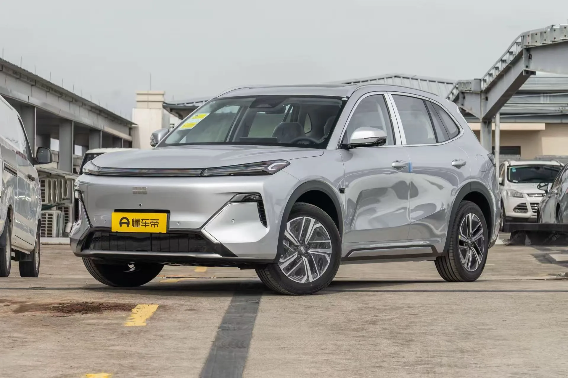 Geely Galaxy Starship 7 EM-i — Authorized new car for export from China (listing thumbnail)